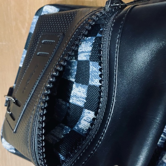 Men’s Coach West Pack - Picture 3 of 11